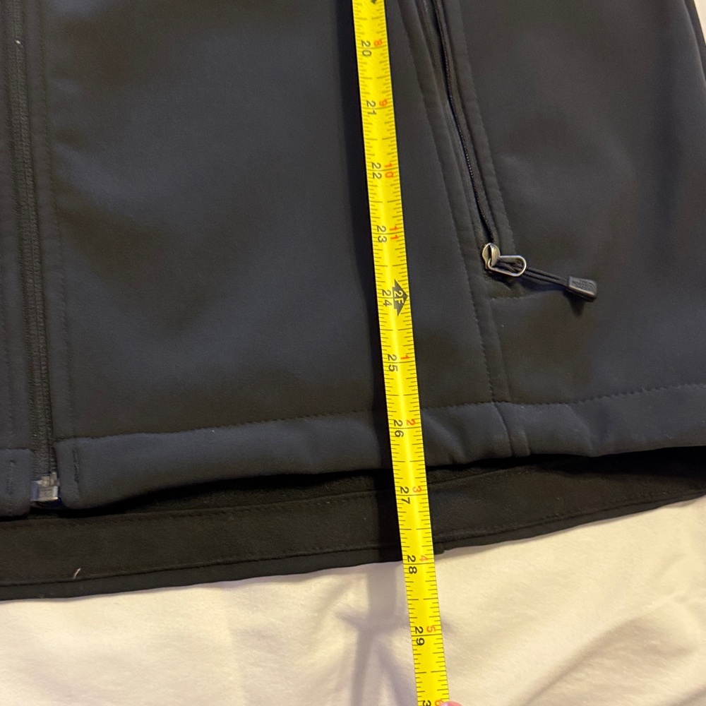 The North Face Women’s Black WindWall Softshell Jacket with Embroidered Logo - Picture 7 of 7